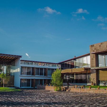 Hotel Rancho Tabachines Ситакуаро Экстерьер фото