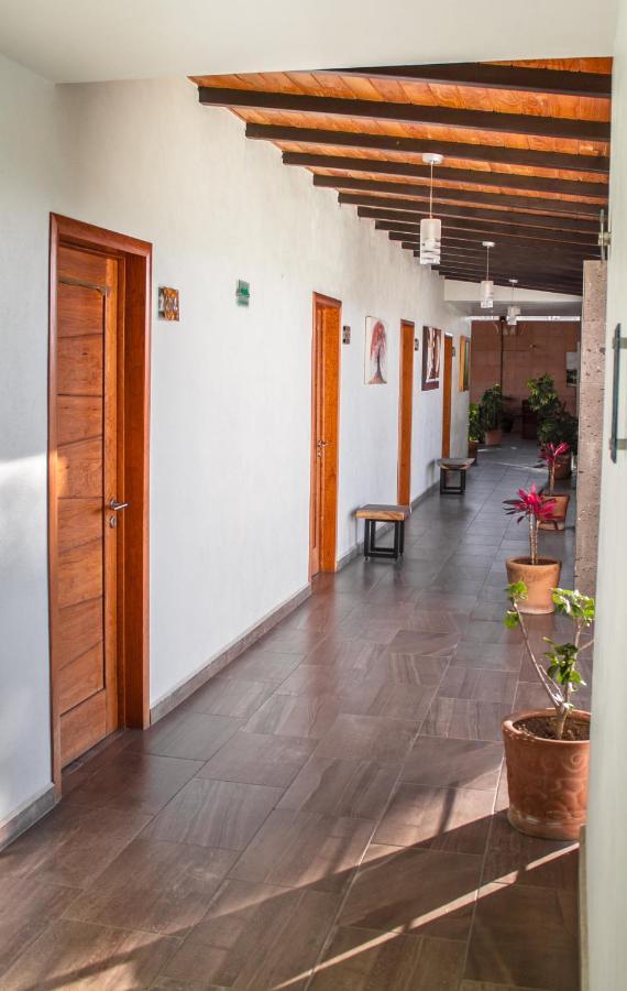 Hotel Rancho Tabachines Ситакуаро Экстерьер фото