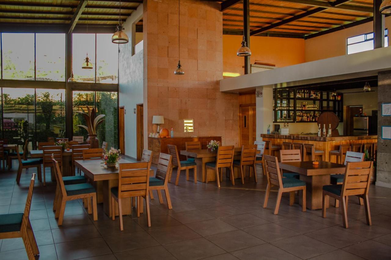 Hotel Rancho Tabachines Ситакуаро Экстерьер фото