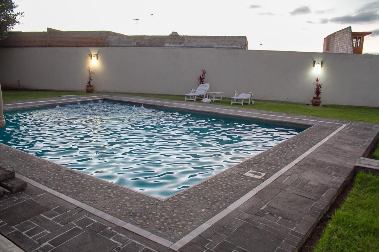 Hotel Rancho Tabachines Ситакуаро Экстерьер фото