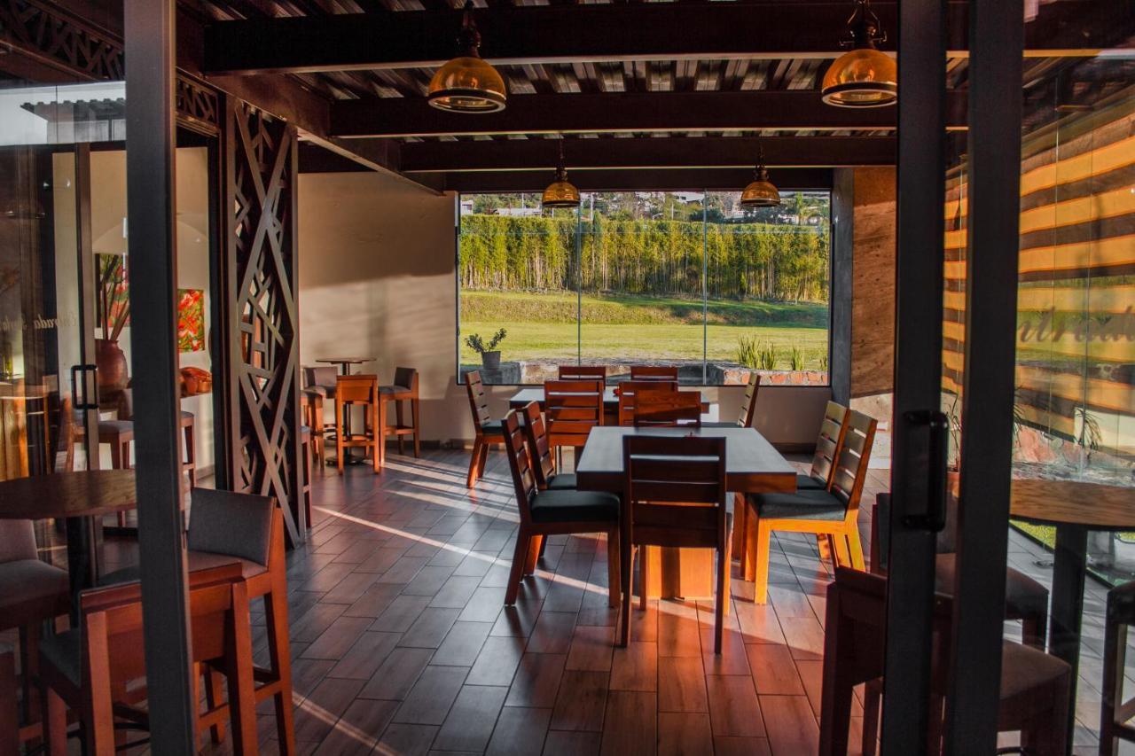 Hotel Rancho Tabachines Ситакуаро Экстерьер фото