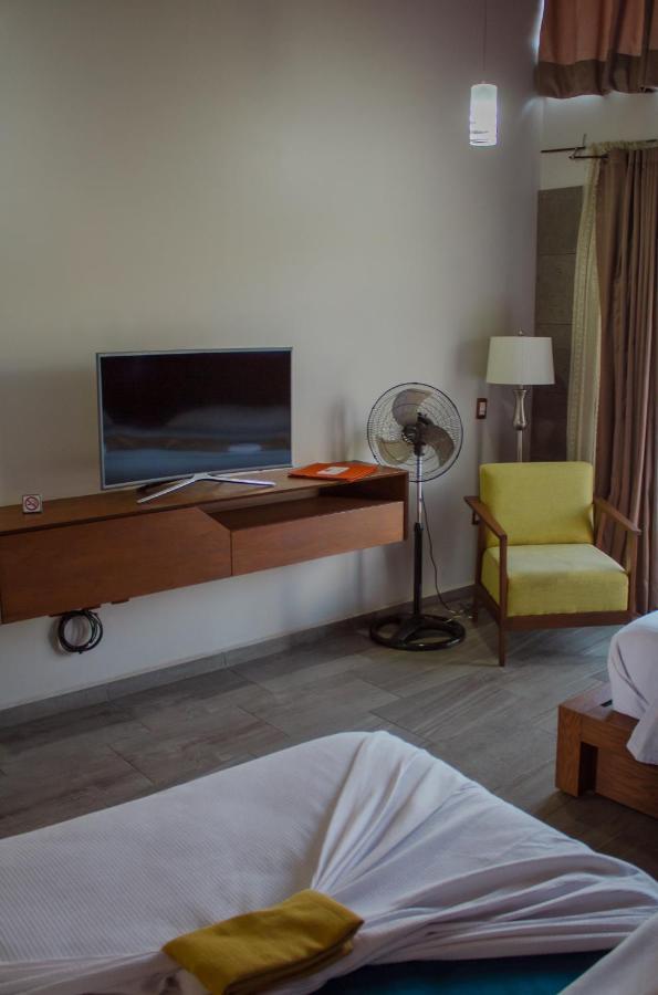 Hotel Rancho Tabachines Ситакуаро Экстерьер фото