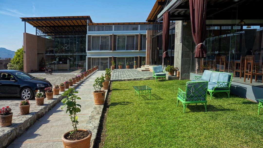 Hotel Rancho Tabachines Ситакуаро Экстерьер фото